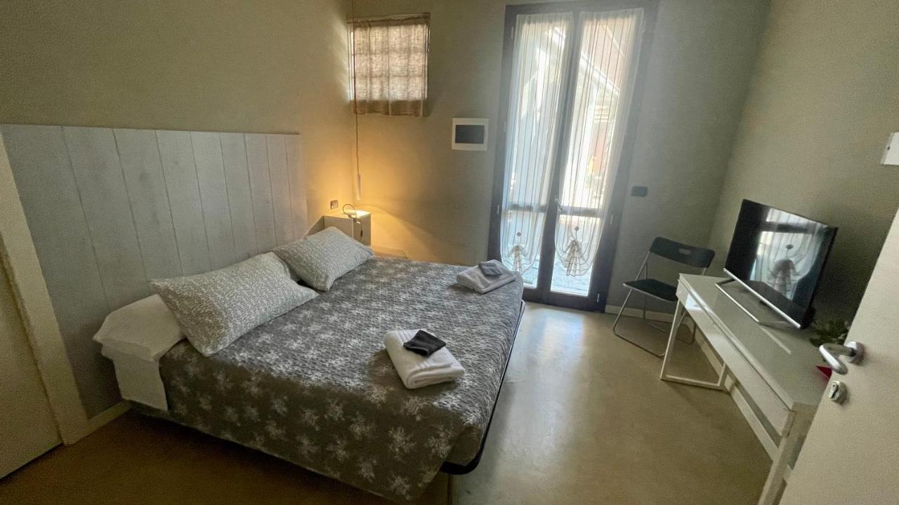 B&B Aurora แบร์กาโม ภายนอก รูปภาพ